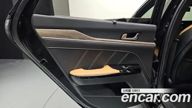 Kia K5 2020 — Photo 9/35