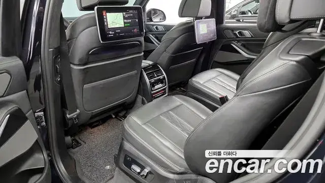 BMW X7 2019 — ფოტო 17/20