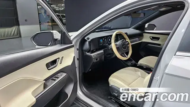 Hyundai Kona Hybrid 2023 — ფოტო 19/20