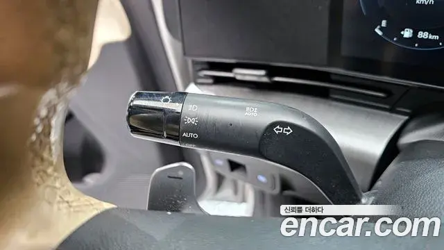 Hyundai Kona Hybrid 2023 — ფოტო 17/20