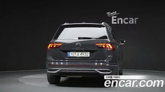Volkswagen Tiguan 2021 — Photo 2/20