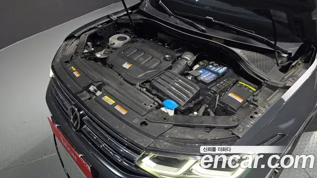 Volkswagen Tiguan 2021 — Photo 5/20