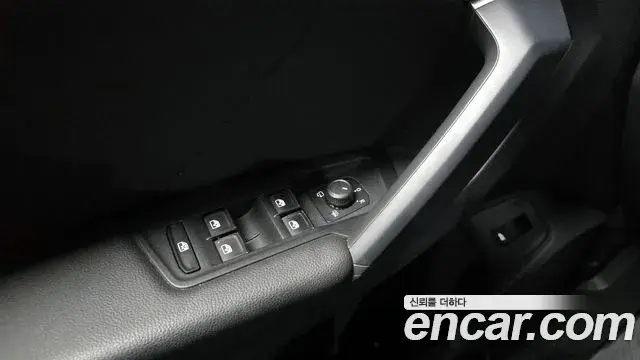 Volkswagen Tiguan 2021 — Photo 4/20