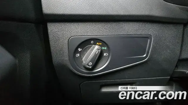 Volkswagen Tiguan 2021 — Photo 1/20