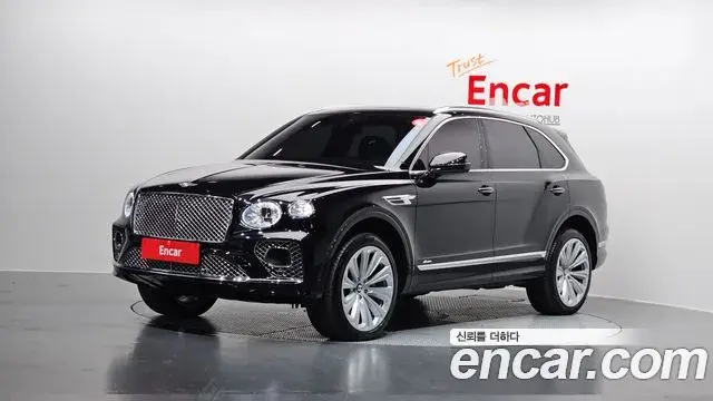 Bentley Bentayga 2023 — ფოტო 7/20