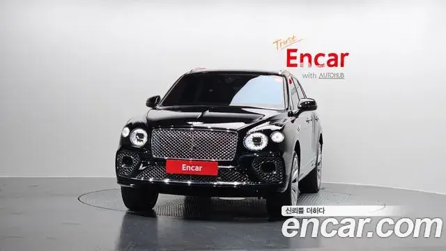 Bentley Bentayga 2023 — ფოტო 2/20