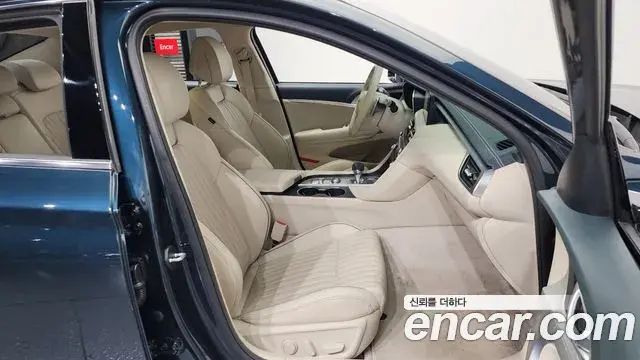 Genesis G70 2023 — Photo 13/20