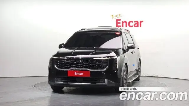 Kia Carnival 2023 — ფოტო 1/20