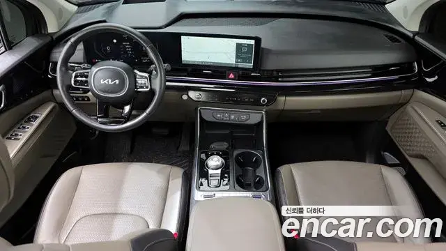Kia Carnival 2023 — ფოტო 18/20