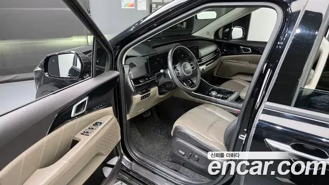 Kia Carnival 2023 — ფოტო 9/20