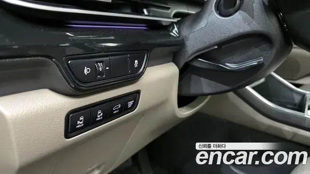 Kia Carnival 2023 — ფოტო 2/20