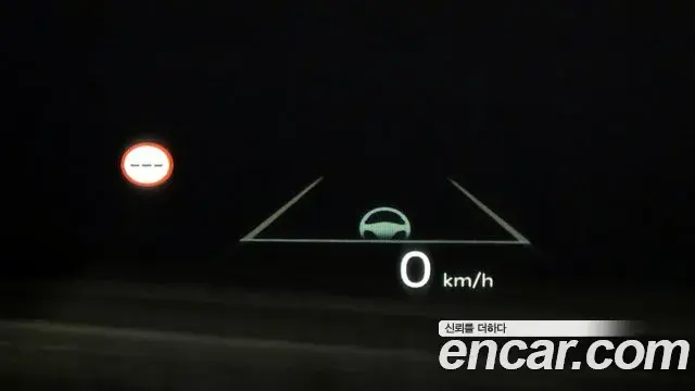 Kia Carnival 2023 — ფოტო 19/20