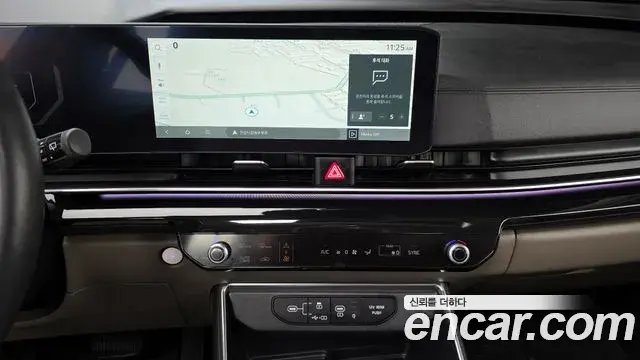 Kia Carnival 2023 — ფოტო 17/20