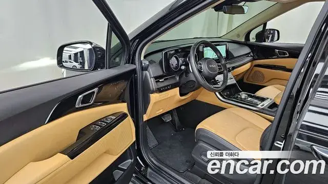 Kia Carnival 2023 — Photo 8/20