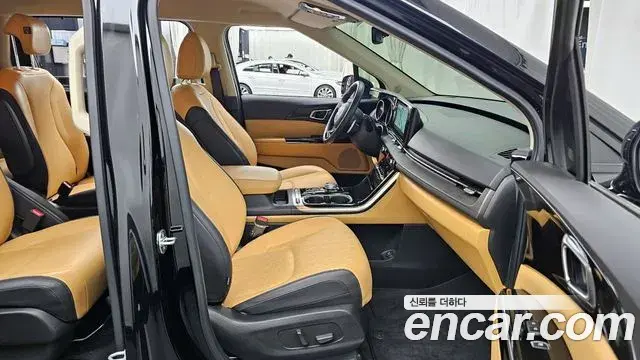Kia Carnival 2023 — Photo 10/20