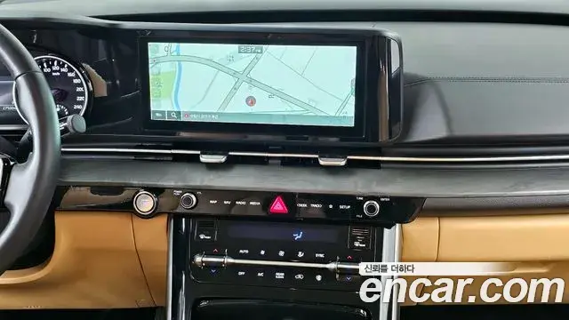 Kia Carnival 2023 — Photo 13/20