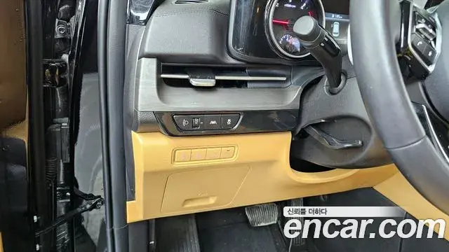 Kia Carnival 2023 — Photo 15/20
