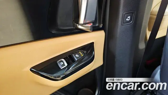 Kia Carnival 2023 — Photo 17/20