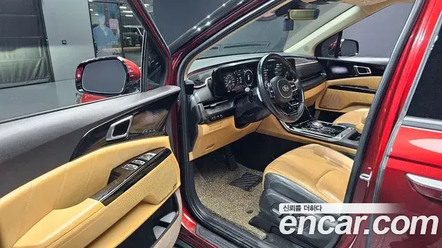 Kia Carnival 2020 — Фото 11/20