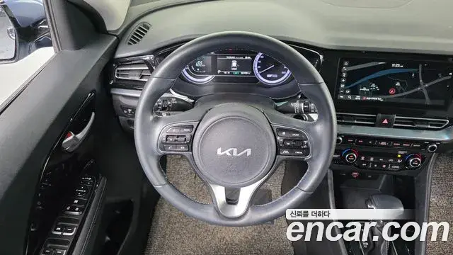 Kia Niro 2021 — Photo 13/20