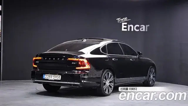 Volvo S90 2023 — Photo 18/20