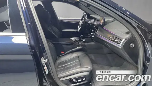 BMW 5 Series 2023 — Şəkil 12/20