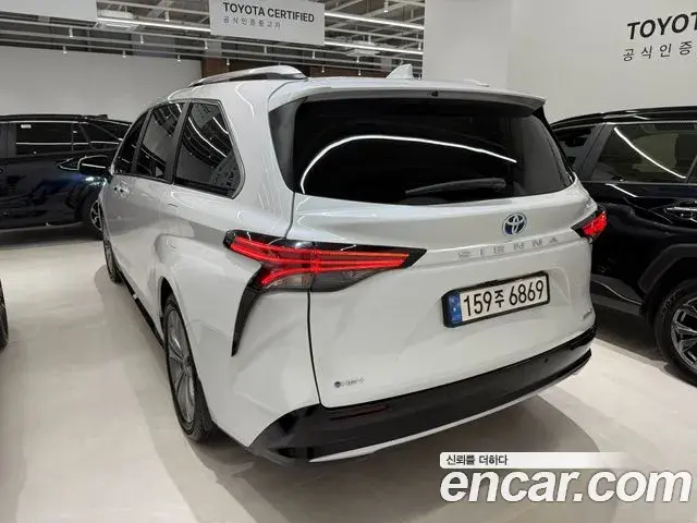 Toyota Sienna 2025 — ფოტო 12/14
