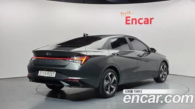 Hyundai The New Avante Hybrid 2021 — Photo 15/20