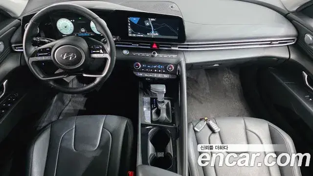 Hyundai The New Avante Hybrid 2021 — Photo 3/20