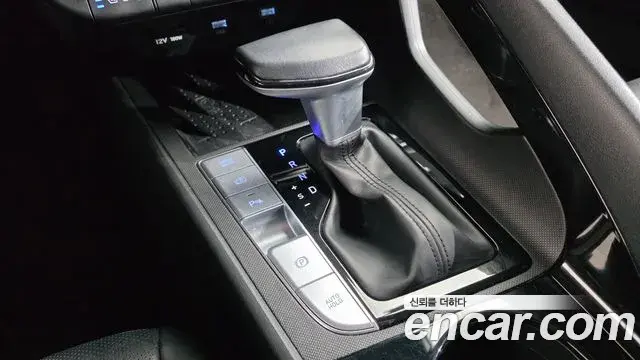 Hyundai The New Avante Hybrid 2021 — Photo 13/20