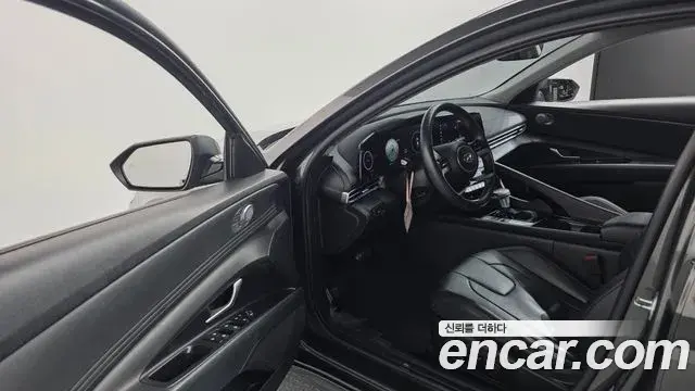 Hyundai The New Avante Hybrid 2021 — Photo 12/20
