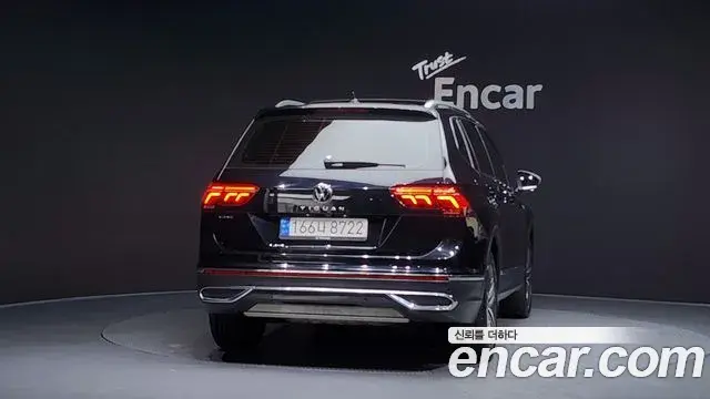 Volkswagen Tiguan Allspace 2022 — Photo 8/20