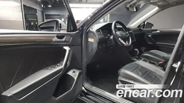 Volkswagen Tiguan Allspace 2022 — Photo 14/20