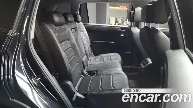 Volkswagen Tiguan Allspace 2022 — Photo 10/20