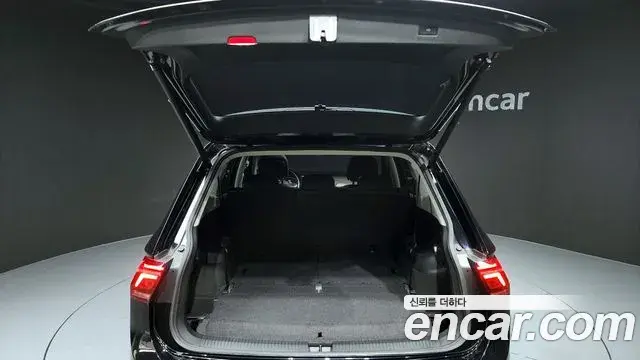 Volkswagen Tiguan Allspace 2022 — Photo 18/20