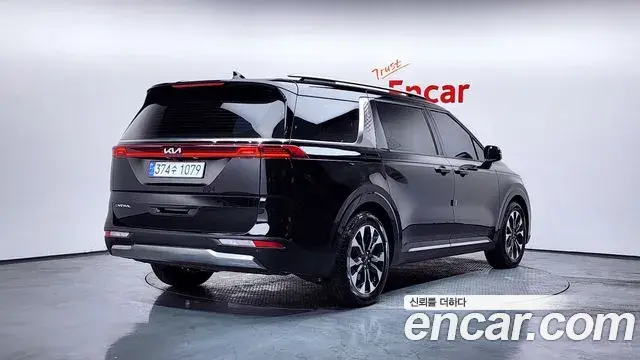 Kia Carnival 2023 — Фото 2/20