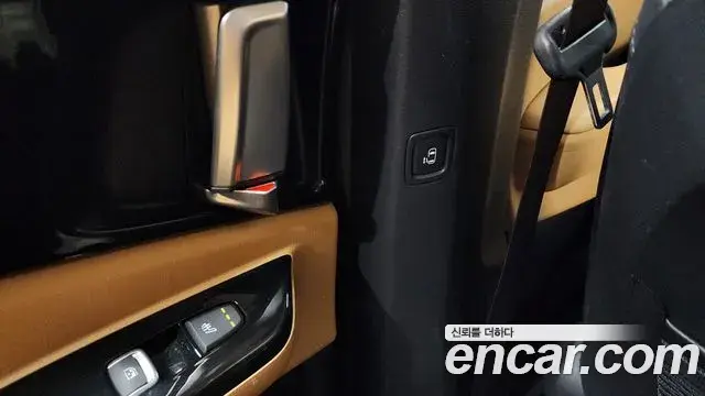 Kia Carnival 2023 — Фото 19/20