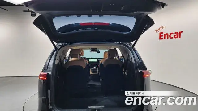 Kia Carnival 2023 — Фото 20/20