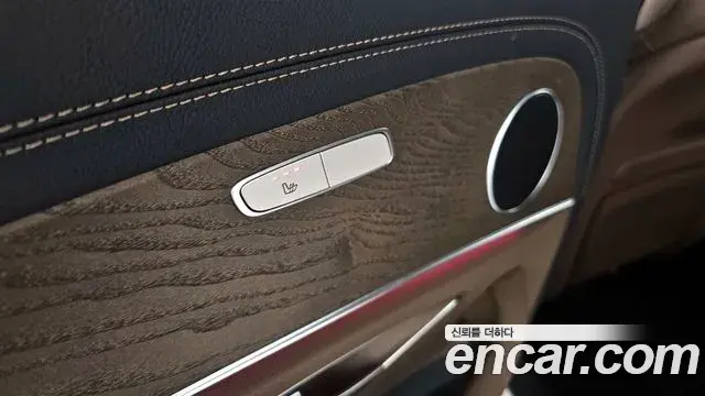 Mercedes-Benz E-Class 2022 — Photo 1/20
