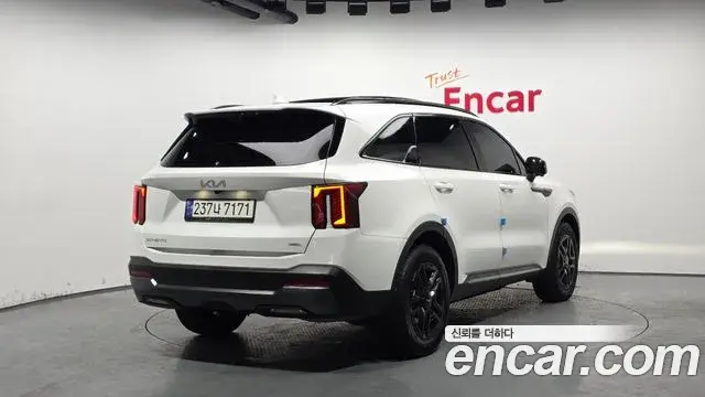 Kia Sorento 2023 — Photo 10/20