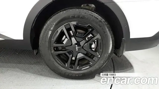 Kia Sorento 2023 — Photo 2/20