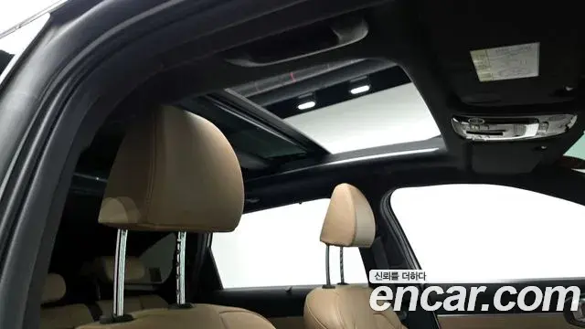 Kia Sorento 2023 — Photo 8/20