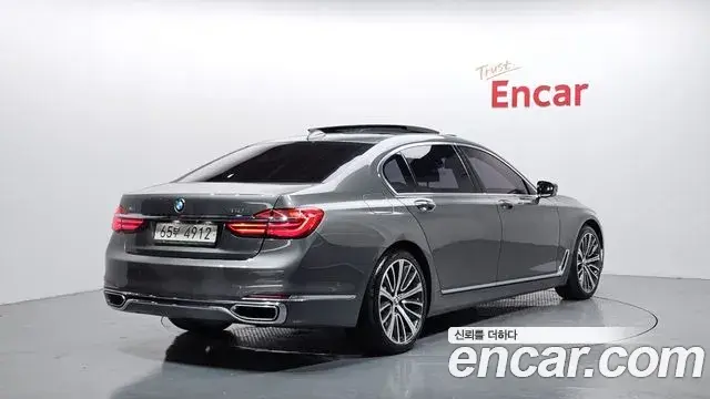 BMW 7 Series 2018 — ფოტო 4/20