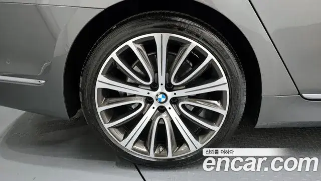 BMW 7 Series 2018 — ფოტო 1/20
