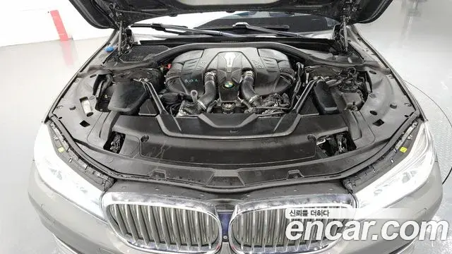 BMW 7 Series 2018 — ფოტო 10/20