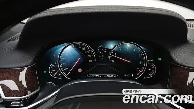 BMW 7 Series 2018 — ფოტო 14/20