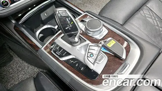 BMW 7 Series 2018 — ფოტო 3/20