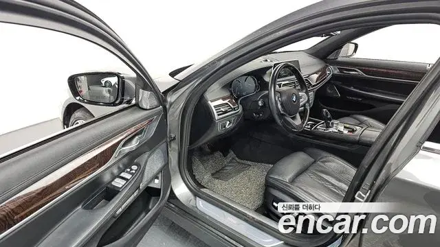BMW 7 Series 2018 — ფოტო 11/20