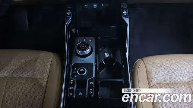 Kia Sorento 2022 — Фото 9/20