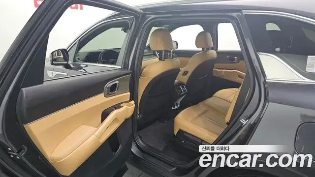 Kia Sorento 2022 — Фото 12/20